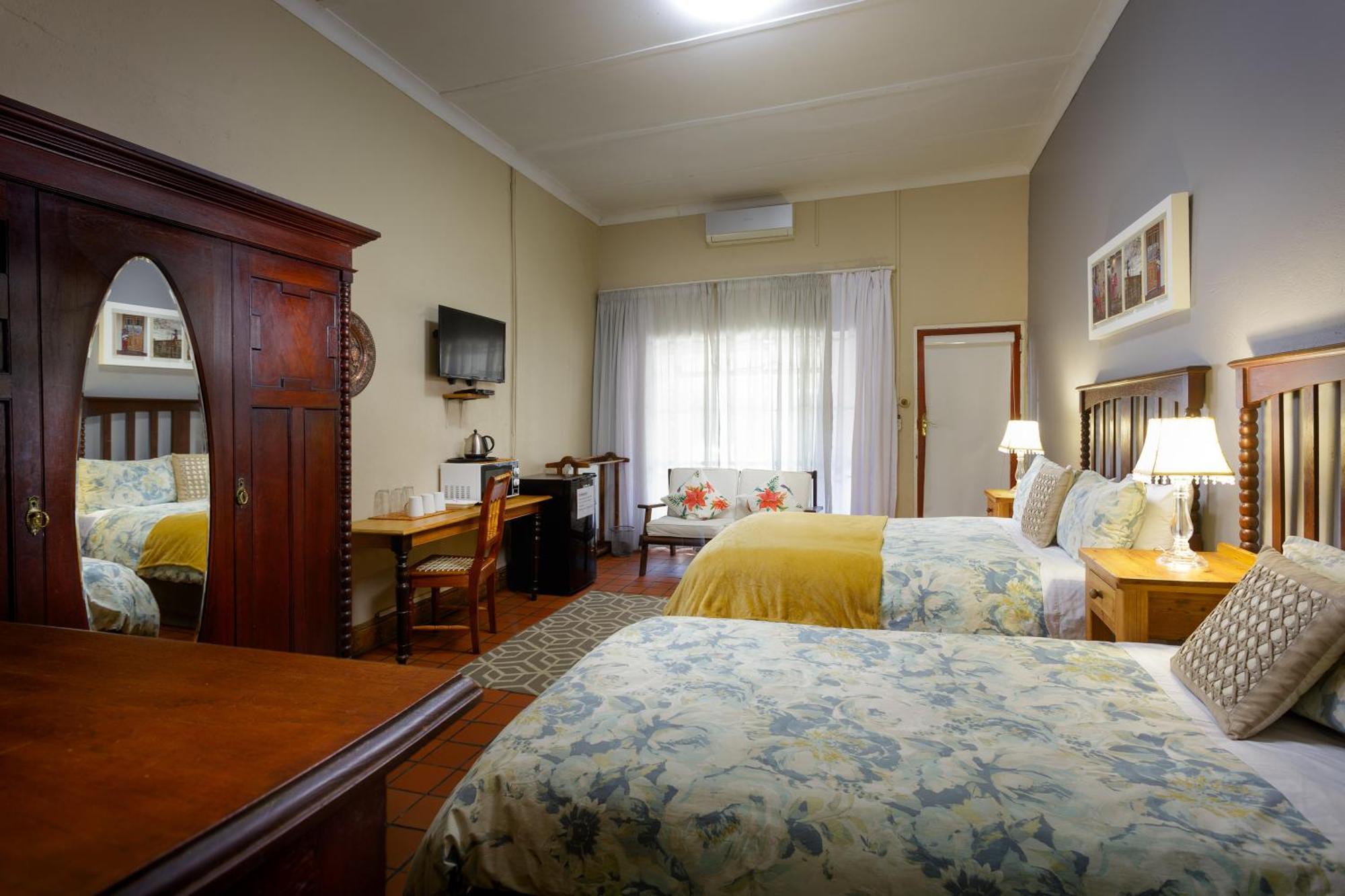 Horse And Mill Guesthouse Colesberg Exterior photo